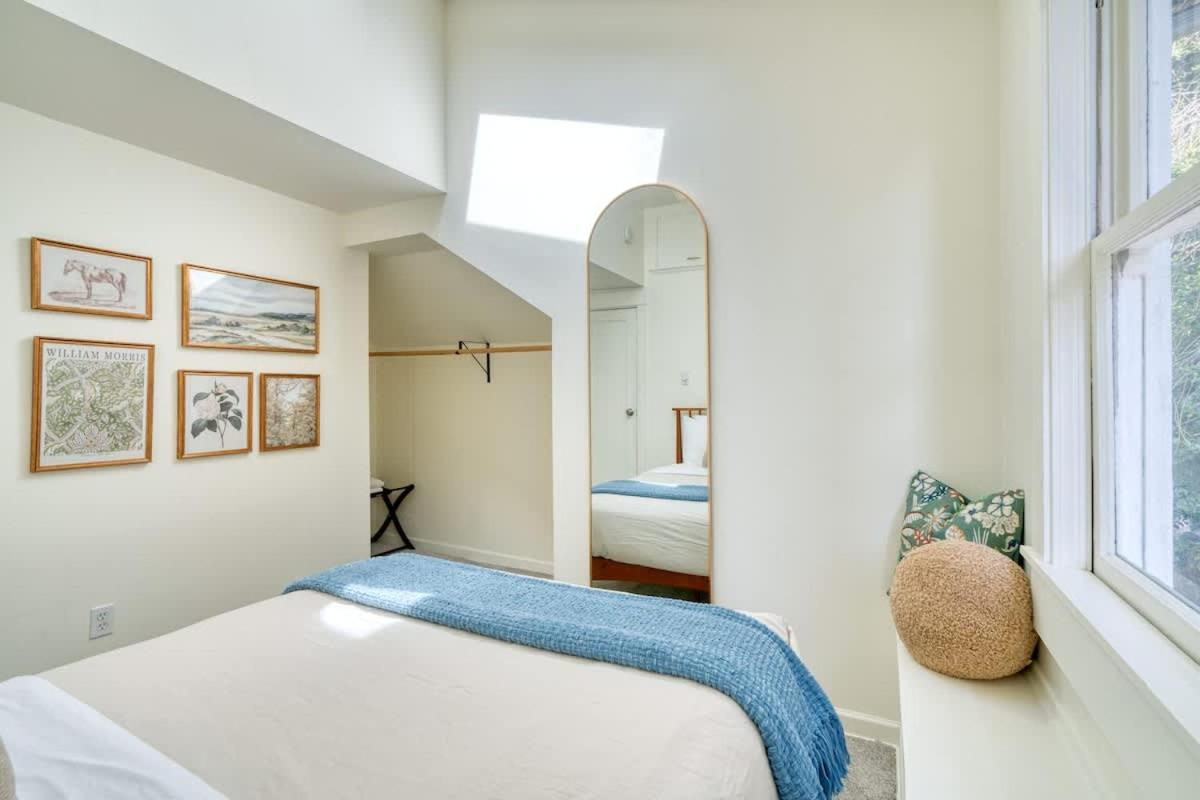 Overlook Gem - Steps From Mississippi Holiday home *